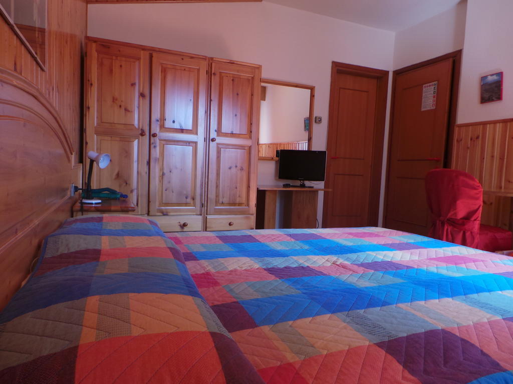 Hotel Corona Branzi Room photo